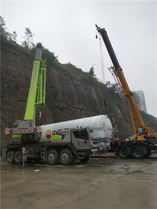 辽阳县“不怕风雨冻”—— 吊车的 “恶劣环境适应” 技术